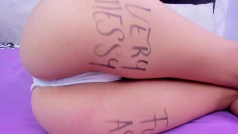 Snapshot of skynny_horney chatting on January 27, 2025, 11:54 pm Skynny online show from January 27, 2025, 11:54 pm