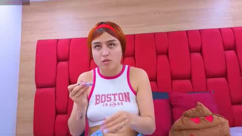 Snapshot of skynny_horney chatting on November 12, 2025, 8:52 pm Skynny online show from November 12, 2025, 8:52 pm