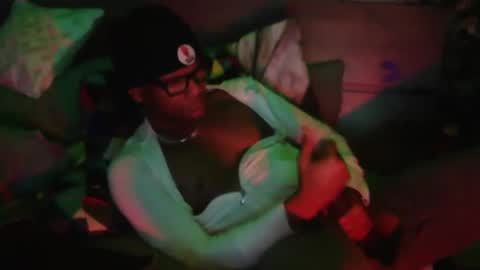 Snapshot of skyonetoo3 chatting on February 13, 2025, 6:52 am skyonetoo3 online show from February 13, 2025, 6:52 am