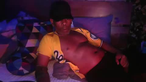 Snapshot of skyonetoo3 chatting on February 14, 2025, 11:10 am skyonetoo3 online show from February 14, 2025, 11:10 am