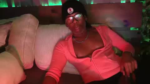 Snapshot of skyonetoo3 chatting on February 28, 2025, 5:04 am skyonetoo3 online show from February 28, 2025, 5:04 am