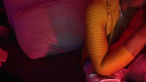 Snapshot of skyonetoo3 chatting on March 1, 2025, 11:50 am skyonetoo3 online show from March 1, 2025, 11:50 am