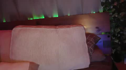 Snapshot of skyonetoo3 chatting on March 2, 2025, 4:42 pm skyonetoo3 online show from March 2, 2025, 4:42 pm