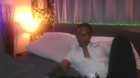 Snapshot of skyonetoo3 chatting on December 15, 2025, 6:39 am skyonetoo3 online show from December 15, 2025, 6:39 am