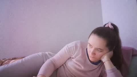 skyressie333 online show from February 24, 2025, 4:04 pm