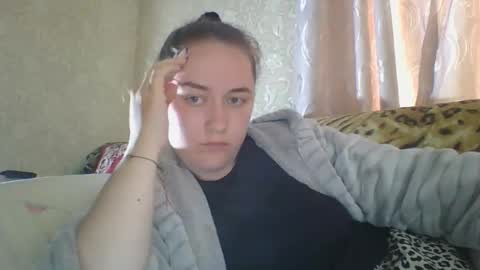 Snapshot of skyressie333 chatting on June 3, 2026, 4:23 pm skyressie333 online show from June 3, 2026, 4:23 pm