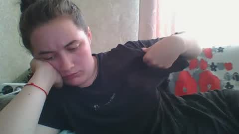 skyressie333 online show from July 3, 2026, 7:04 am