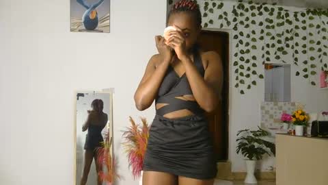 Snapshot of skyy_brown chatting on July 10, 2026, 1:10 am Bella online show from July 10, 2026, 1:10 am