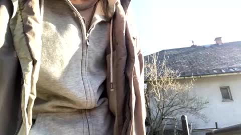 slabyhrac online show from February 15, 2025, 1:38 pm