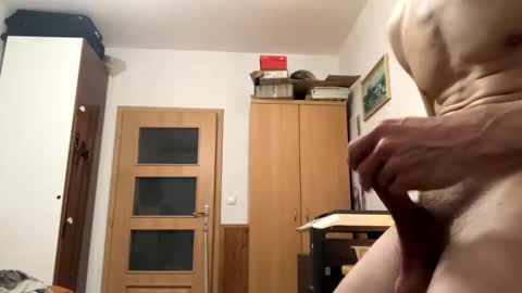 slabyhrac online show from March 7, 2025, 8:55 pm