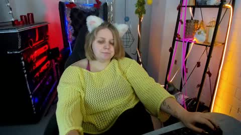 Snapshot of sladadeew chatting on January 6, 2025, 12:24 pm Slada Deew online show from January 6, 2025, 12:24 pm