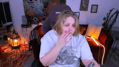 Snapshot of sladadeew chatting on January 18, 2025, 9:02 am Slada Deew online show from January 18, 2025, 9:02 am