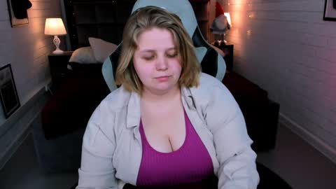 Snapshot of sladadeew chatting on January 22, 2025, 4:12 pm Slada Deew online show from January 22, 2025, 4:12 pm