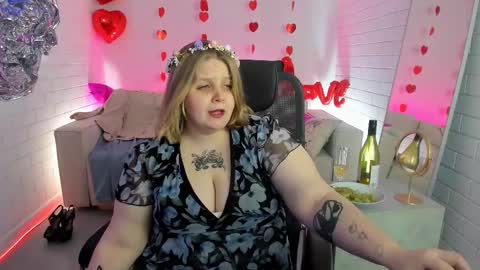 Snapshot of sladadeew chatting on March 8, 2025, 12:30 pm Slada Deew online show from March 8, 2025, 12:30 pm