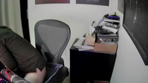 Snapshot of slave2pussy chatting on March 2, 2025, 5:44 am slave2pussy online show from March 2, 2025, 5:44 am