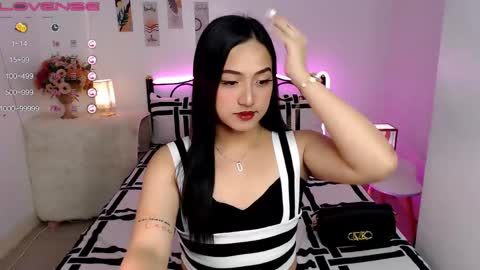 Queen Cyrine online show from January 6, 2025, 5:52 am