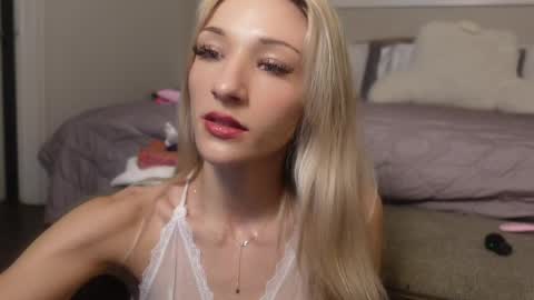 Snapshot of slavicprincesss chatting on April 13, 2026, 12:05 am slavicprincesss online show from April 13, 2026, 12:05 am