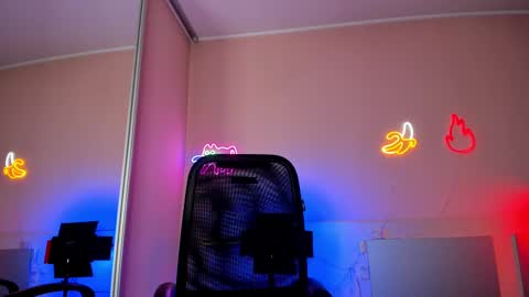 Snapshot of slemgem chatting on February 13, 2025, 10:11 pm Slemgem Amy friends online show from February 13, 2025, 10:11 pm