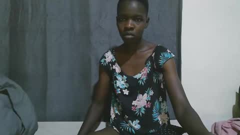 slender_queen online show from January 19, 2026, 7:45 am