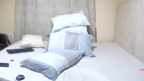 Snapshot of slender_sweetbabe chatting on June 21, 2026, 11:02 am slender_sweetbabe online show from June 21, 2026, 11:02 am