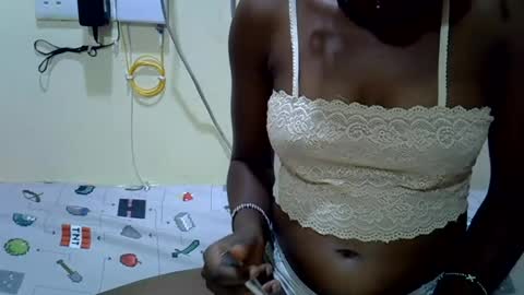 Snapshot of slim_kiteey chatting on July 15, 2026, 7:57 am slim_kiteey online show from July 15, 2026, 7:57 am