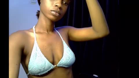 Snapshot of slim_petitqueen chatting on November 5, 2025, 9:59 pm Alice online show from November 5, 2025, 9:59 pm