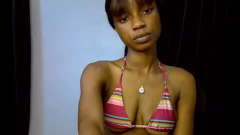 Snapshot of slim_petitqueen chatting on November 9, 2025, 8:29 pm Alice online show from November 9, 2025, 8:29 pm