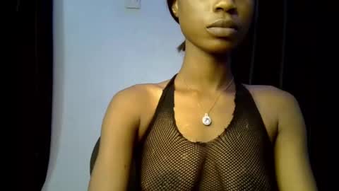 Snapshot of slim_petitqueen chatting on November 10, 2025, 8:41 pm Alice online show from November 10, 2025, 8:41 pm