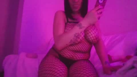 Snapshot of slipnmywetness chatting on March 6, 2025, 5:33 pm SlipNmyWetty online show from March 6, 2025, 5:33 pm