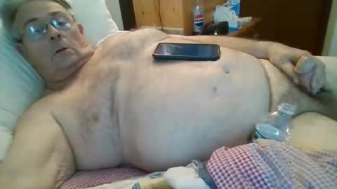Snapshot of slippery_duck chatting on April 28, 2026, 4:45 pm slippery_duck online show from April 28, 2026, 4:45 pm
