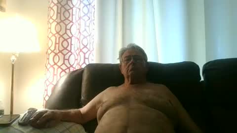 Snapshot of slippery_duck chatting on May 16, 2026, 12:26 pm slippery_duck online show from May 16, 2026, 12:26 pm