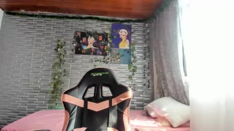 Snapshot of slone03 chatting on October 21, 2025, 7:03 pm slone03 online show from October 21, 2025, 7:03 pm