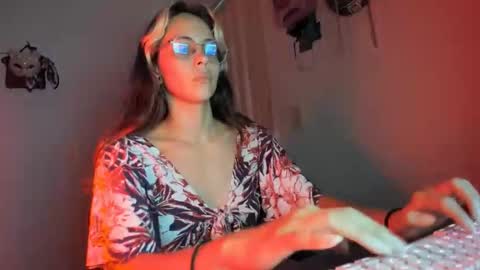 Snapshot of slone03 chatting on November 14, 2025, 1:15 am slone03 online show from November 14, 2025, 1:15 am