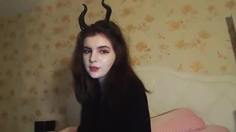 Snapshot of sloomonata chatting on November 8, 2025, 11:43 am sloomonata online show from November 8, 2025, 11:43 am