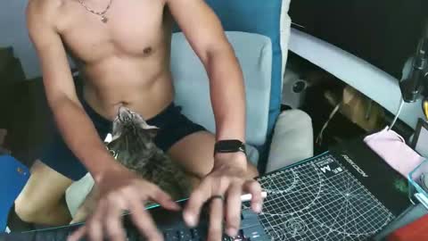 Snapshot of slothfully chatting on September 24, 2025, 3:15 pm slothfully online show from September 24, 2025, 3:15 pm