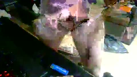 Snapshot of slowpix chatting on January 8, 2025, 8:07 pm Slowpi online show from January 8, 2025, 8:07 pm