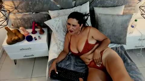 Snapshot of slut_milf_ chatting on July 15, 2026, 6:46 pm slut_milf_ online show from July 15, 2026, 6:46 pm