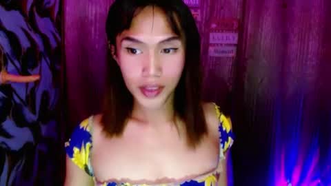 Snapshot of slutqueen_raz chatting on June 14, 2026, 1:14 am Raz online show from June 14, 2026, 1:14 am