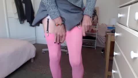 Snapshot of slutsuzy chatting on September 29, 2025, 11:15 am Slut Suzy online show from September 29, 2025, 11:15 am