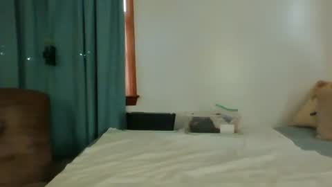 Jade and Thomas online show from September 16, 2025, 3:35 pm