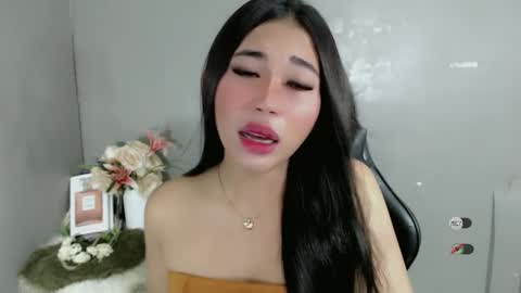 Snapshot of slutty_shanin chatting on February 26, 2025, 1:11 am SHANIN online show from February 26, 2025, 1:11 am