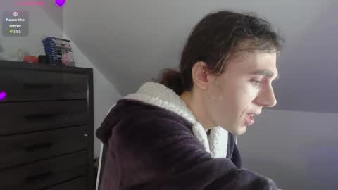 Natsu online show from December 19, 2025, 6:15 pm