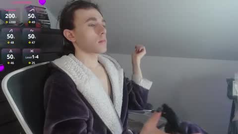 Natsu online show from February 18, 2026, 5:42 pm