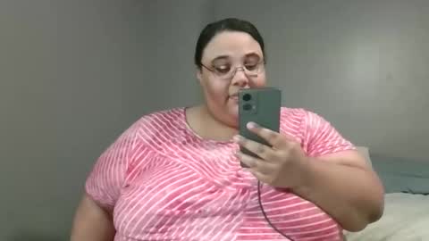 Snapshot of sluttyjess31 chatting on May 14, 2026, 12:17 am Jessica online show from May 14, 2026, 12:17 am