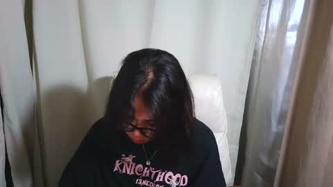 sluttypatotie online show from November 7, 2025, 3:12 pm