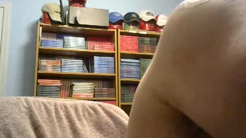 sluttyslave81 online show from April 29, 2026, 5:33 am