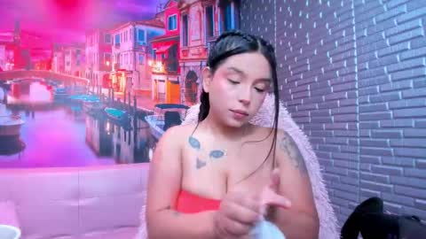 Snapshot of small__naughty chatting on October 18, 2025, 2:07 pm Mariana Torres online show from October 18, 2025, 2:07 pm