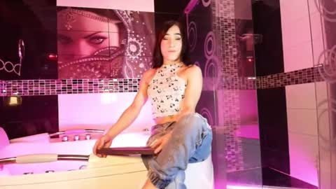 Small Hot19 online show from March 5, 2026, 11:39 am