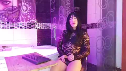 Small Hot19 online show from June 12, 2026, 9:08 am
