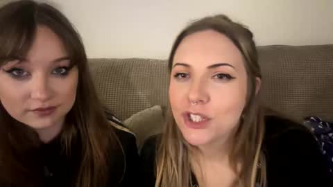 Snapshot of smallclitbitch333 chatting on March 13, 2026, 6:53 am smallclitbitch333 online show from March 13, 2026, 6:53 am